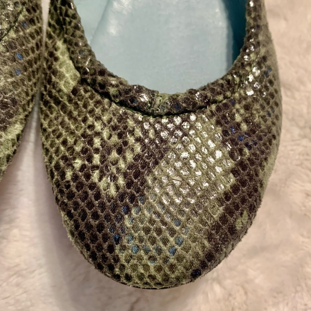 NEW Aera Flats Euro 39.5 /US 9 Ballet Slipper Style Green Python Animal Print - Picture 6 of 16